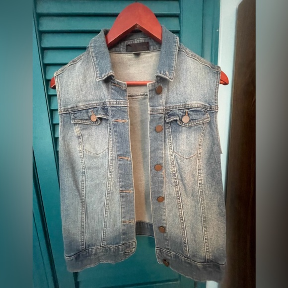 Jean Vest - Picture 1 of 2